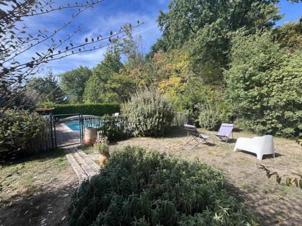 Maison à vendre 435 000 € Saint-Astier 6 p 280 m² DPE D