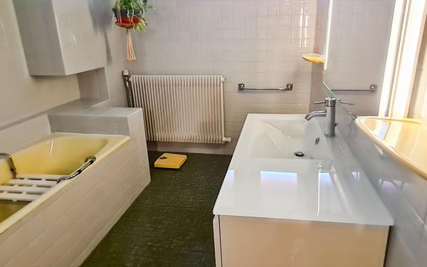 Maison à vendre    5 pièces • 122 m2 Le Passage