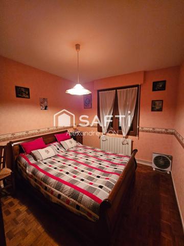 Belle maison de plain pied offrant un grand jardin de plus de 2000m²