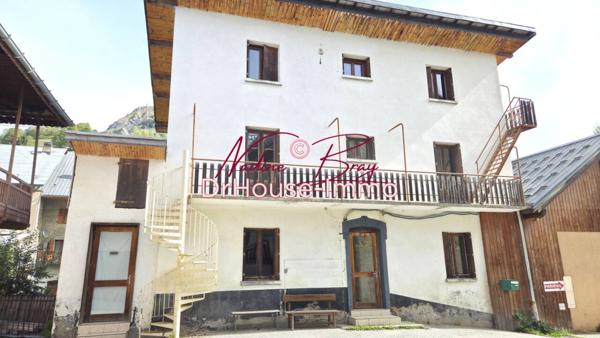 Immeuble à vendre 14 pièces de 310 m²