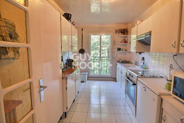 Chaville - Rive Droite : À vendre : Appartement traversant T5, parking, box et cave