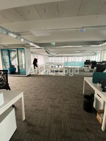 Bureaux à louer à Villeneuve d'Ascq proche transports et services