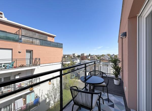 Appartement F4 à Meaux dans une résidence de 2015 - proche Pâtis et avenue Foch - 2 balcons et 2 places de parking en sous-sol - secteur calme - gare à 20 minutes à pied.