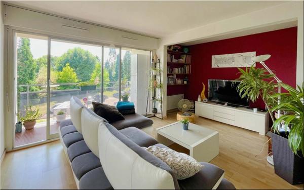 Appartement à vendre 4 pièces PREVESSIN MOENS (01) de 114 m2, lumineux dans un lieu très apprécié