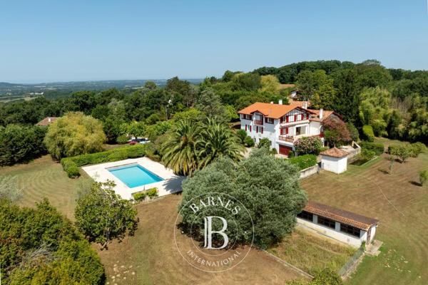 Jatxou, Maison 9 Chambres -  467 m² à vendre
