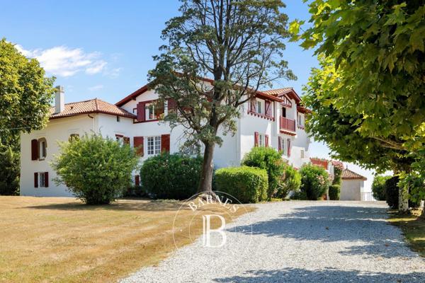 Jatxou, Maison 9 Chambres -  467 m² à vendre