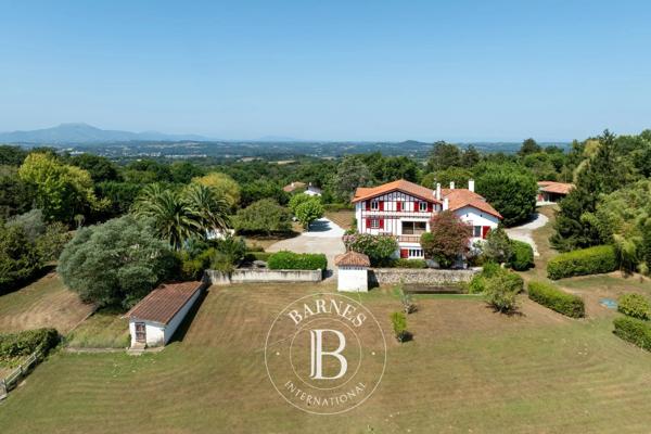 Jatxou, Maison 9 Chambres -  467 m² à vendre