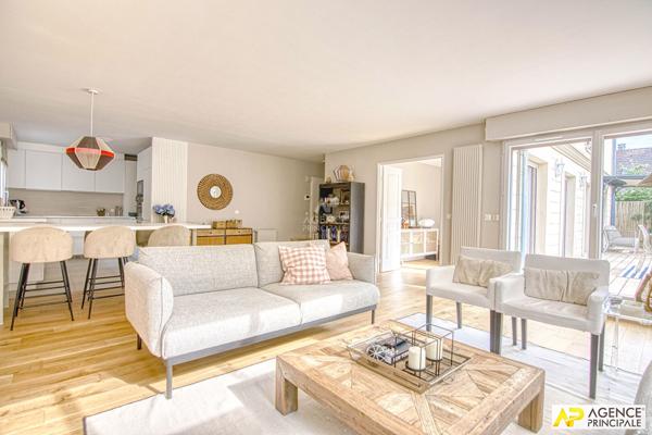 Versailles Avenue de Paris Appartement 5 pièces 116 m² carrez avec terrasse, jardin et 3 places de parking 1 045 000 € **  - Référence  28139