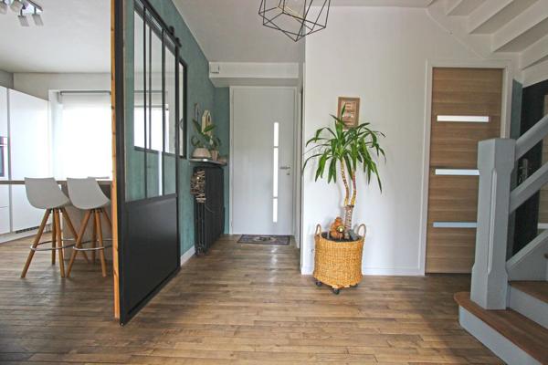 UNE JOLIE MAISON DES ANNÉES'50 & SON BEAU JARDIN, À KERVIR. -