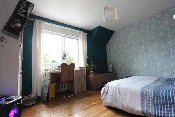 UNE JOLIE MAISON DES ANNÉES'50 & SON BEAU JARDIN, À KERVIR. -