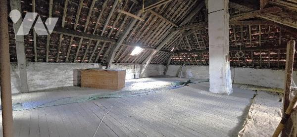 Ensemble immobilier – Environ 400 m² + grenier aménageable – Fort potentiel d’investissement