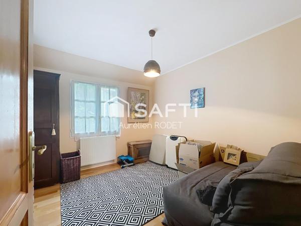 Maison 9 pièces, proche centre.