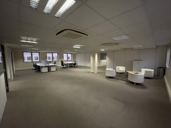 Bureaux à louer au Pecq entièrement rénovés dans parc tertiaire