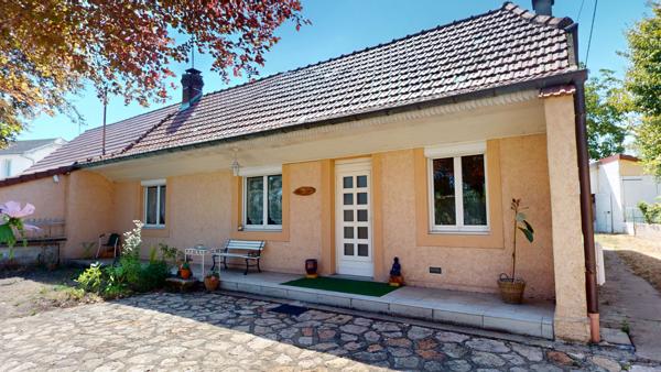 Maison de plain-pied à Louhans ? Beau terrain de plus de 1000 m² et dépendance