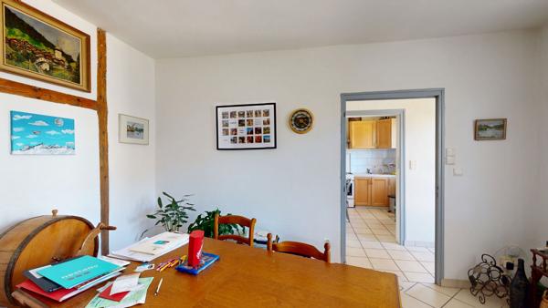 Maison de plain-pied à Louhans ? Beau terrain de plus de 1000 m² et dépendance