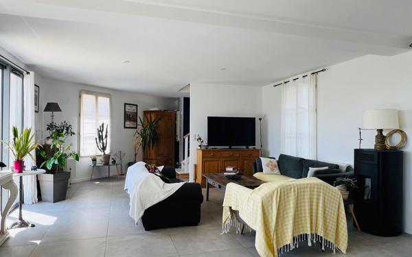 Maison à vendre    4 pièces •  La Flotte