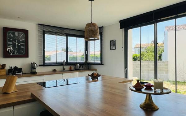 Maison à vendre    4 pièces •  La Flotte