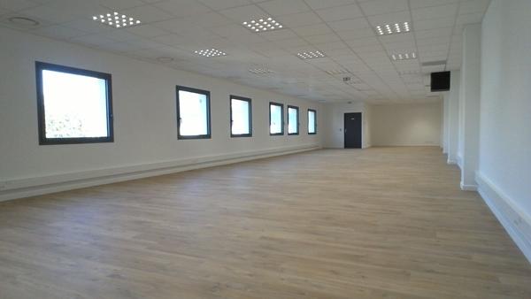 Bureaux avec parkings à louer - Les Paluds - Aubagne