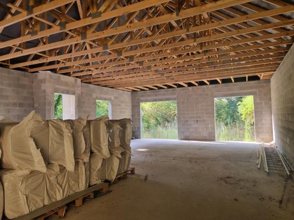 Maison inachevée de 80 m2 sur parcelle viabilisée