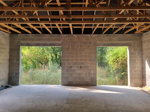 Maison inachevée de 80 m2 sur parcelle viabilisée