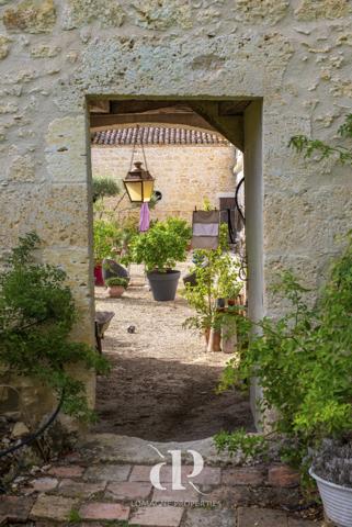 Saint-Clar (32380) Manoir unique et élégant du 17ème siècle