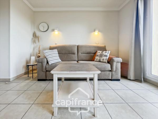 Domaine de Pont ROYAL entre CIEL & LUBERON appartement soigné de 40 m2 dernier étage vue panoramique avec terrasse secteur et piscine résidentiels