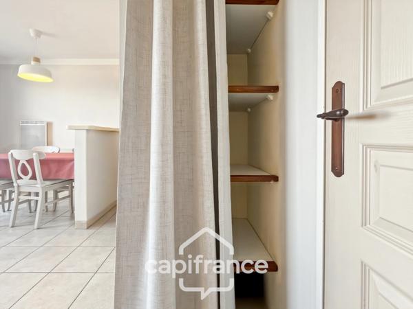 Domaine de Pont ROYAL entre CIEL & LUBERON appartement soigné de 40 m2 dernier étage vue panoramique avec terrasse secteur et piscine résidentiels