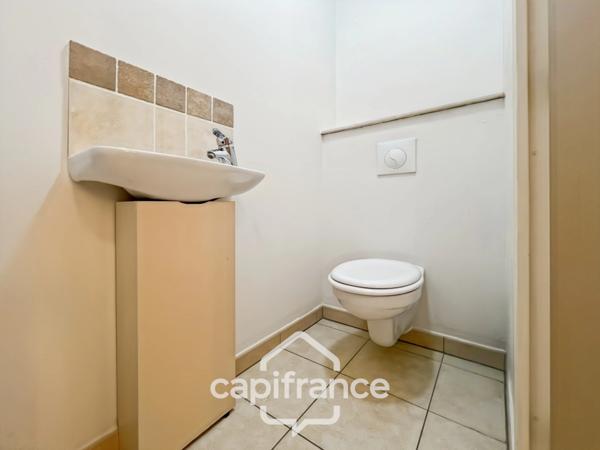 Domaine de Pont ROYAL entre CIEL & LUBERON appartement soigné de 40 m2 dernier étage vue panoramique avec terrasse secteur et piscine résidentiels