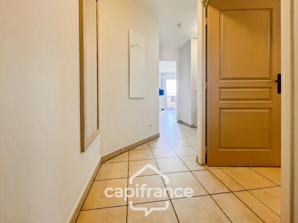 Domaine de Pont ROYAL entre CIEL & LUBERON appartement soigné de 40 m2 dernier étage vue panoramique avec terrasse secteur et piscine résidentiels