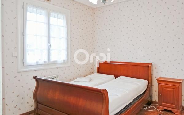 Maison à vendre    5 pièces • 181 m2 Oloron-Sainte-Marie