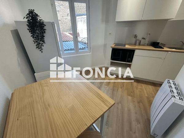 Location Studio meublé 37.55 m² - Niort 79000