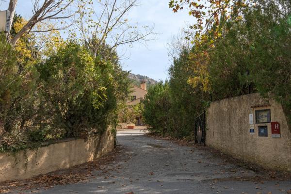 Vente Maison de luxe Beaurecueil 20 Pièces 1300 m²