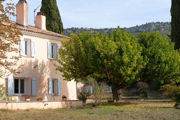 Vente Maison de luxe Beaurecueil 20 Pièces 1300 m²