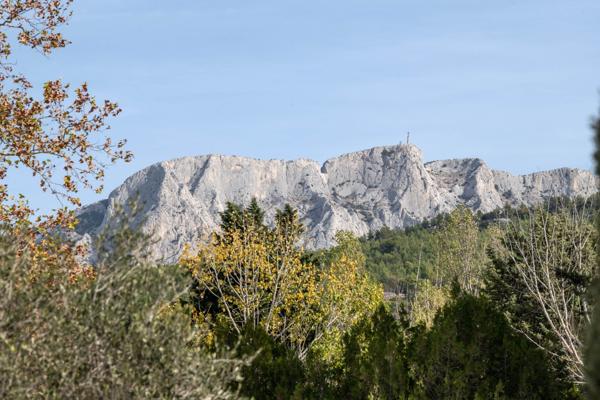 Vente Maison de luxe Beaurecueil 20 Pièces 1300 m²