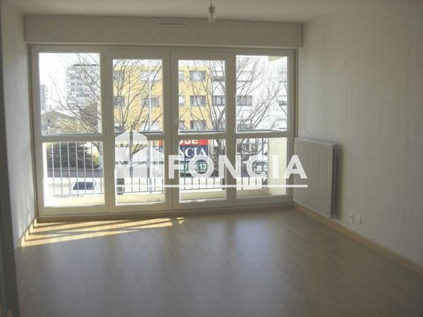 Location Appartement 3 pièces 67.13 m² - 9 RUE D'ULM La Roche Sur Yon 85000