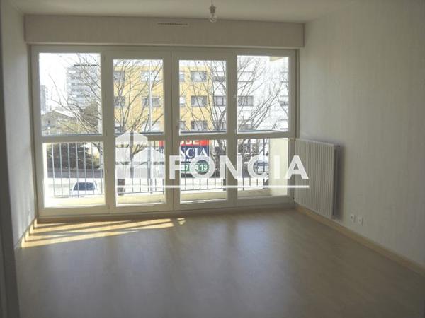 Location Appartement 3 pièces 67.13 m² - 9 RUE D'ULM La Roche Sur Yon 85000