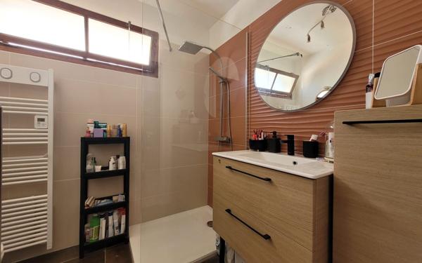 Appartement à vendre    2 pièces • 50 m2 Bandol