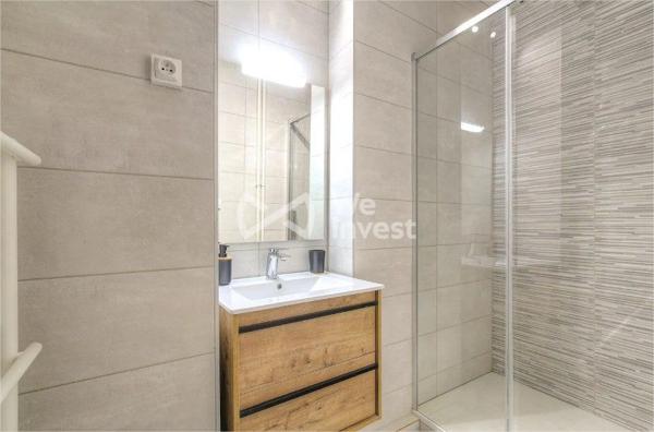 69100 VILLEURBANNE TOTEM APPARTEMENT T2 MEUBLE 40m2