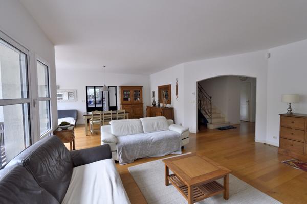 Bruges hyper centre, 4 chambres, bureau, garage double