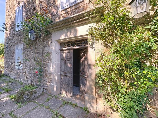 Ségur (12290) Magnifique propriété du 18éme siécle rénovée sur le domaine du Lévezou avec 6 chambres.