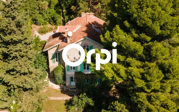 Maison à vendre    6 pièces • 220 m2 Carqueiranne