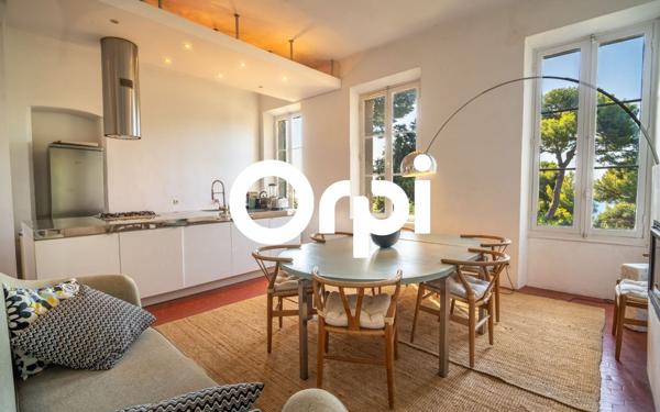 Maison à vendre    6 pièces • 220 m2 Carqueiranne