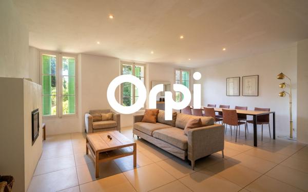 Maison à vendre    6 pièces • 220 m2 Carqueiranne