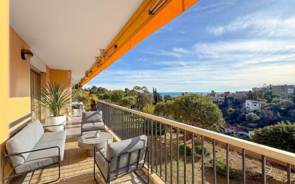 Appartement à vendre    3 pièces • 131 m2 Nice