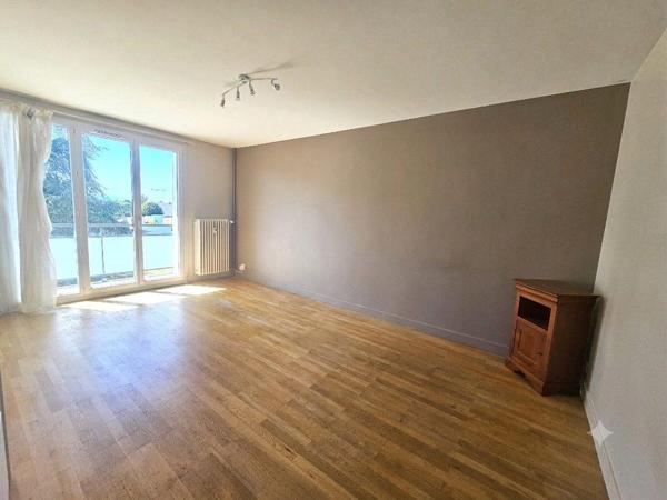 Appartement à louer, 2 pièces - Meyzieu 69330