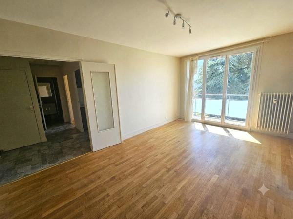 Appartement à louer, 2 pièces - Meyzieu 69330