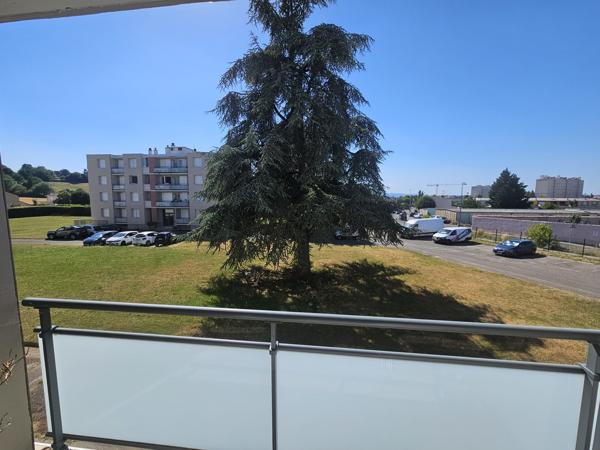 Appartement à louer, 2 pièces - Meyzieu 69330