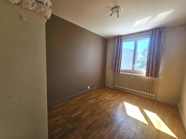Appartement à louer, 2 pièces - Meyzieu 69330