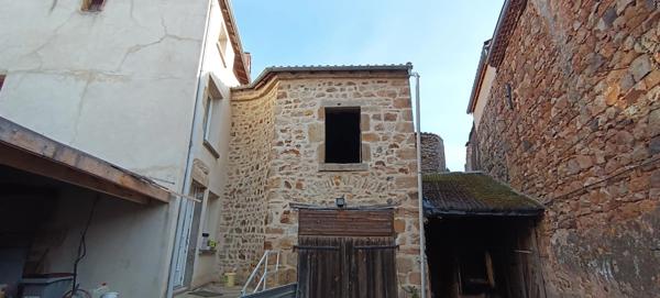 Maison à vendre 4 pièces MONTPEYROUX (63)