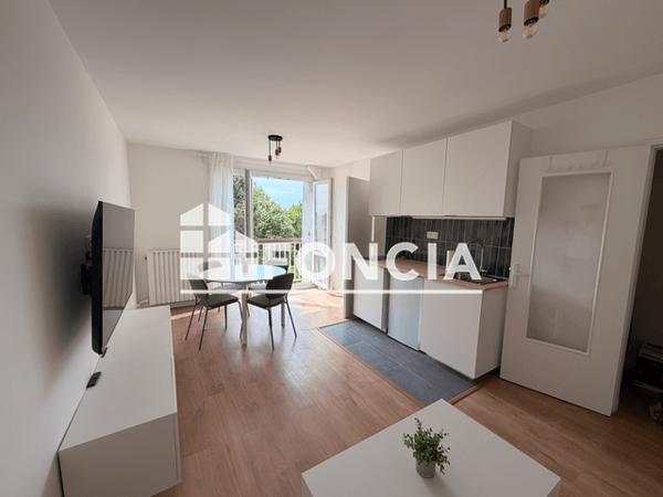 Location Studio meublé 35 m² - 25 RUE SAINT LUCIEN Beauvais 60000